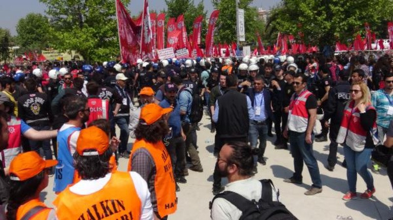 Fotoğraflarla Türkiye'de 1 Mayıs - Resim: 42