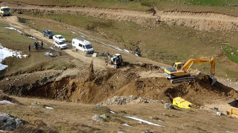 12 bin yıllık Dipsiz Göl define kazısı ile kurutuldu - Resim: 3