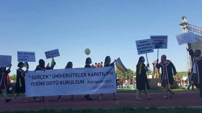 ODTÜ'den çok konuşulacak mezuniyet pankartları - Resim: 31