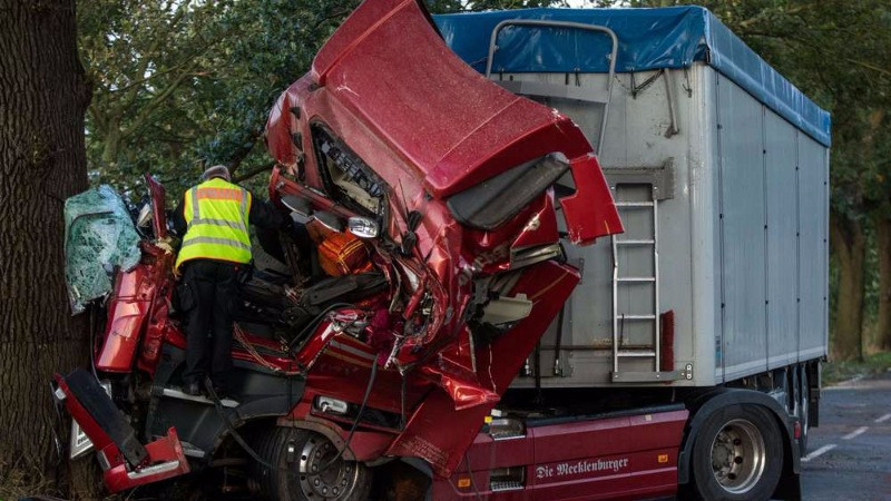 Almanya'da çıkan fırtınada 7 kişi hayatını kaybetti - Resim: 2