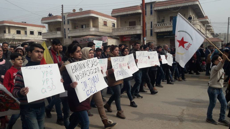 Yüz bine yakın insan Afrin kent merkezinde - Resim: 4