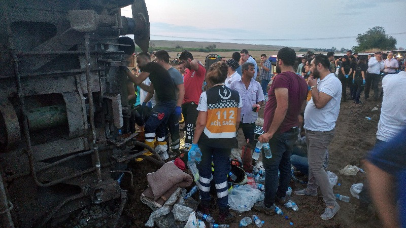 Tren kazasından iç yakan görüntüler - Resim: 17