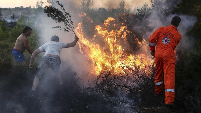 Fotoğraflarla Yunanistan yangını - Resim: 18