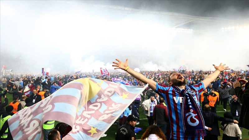 En fazla taraftarı olan takım Galatasaray, en fanatik taraftar Trabzonspor'da - Resim: 7