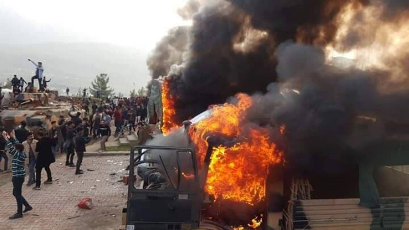 Duhok'ta siviller TSK üssünü bastı - Resim: 4