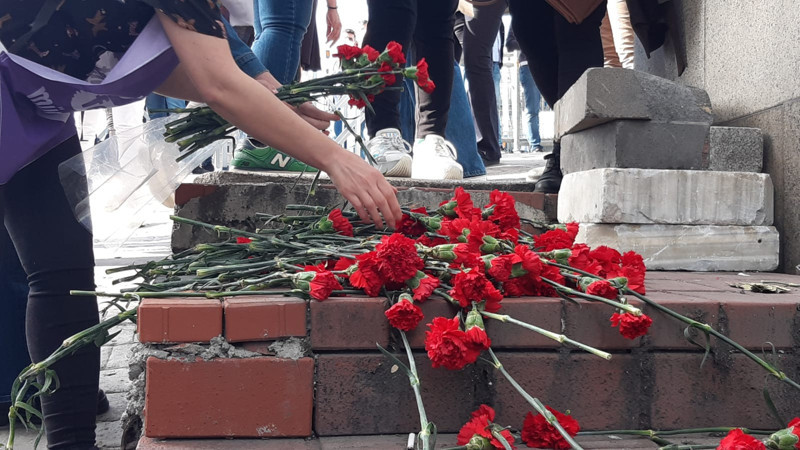 Katledilen işçi kadınlar, Kazancı Yokuşu'nda anıldı - Resim : 1