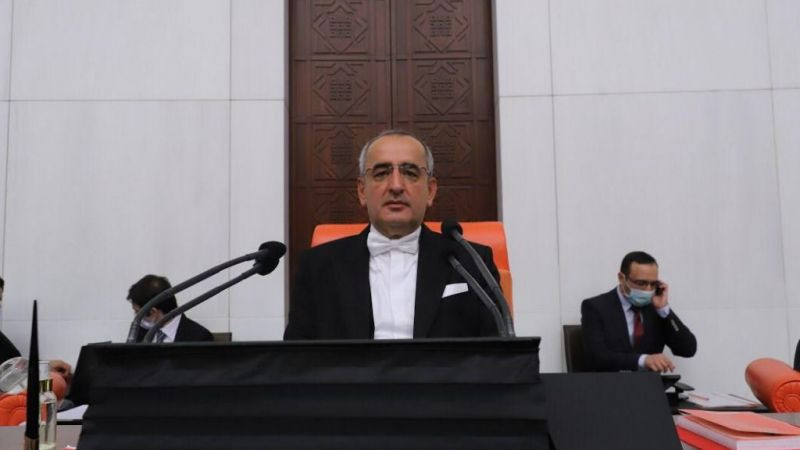Meclis Başkanvekilinden CHP'li vekilin sözünü kesen AKP'li Akbaşoğlu'na: Otur yerine, terbiyesizlik yapma - Resim : 2