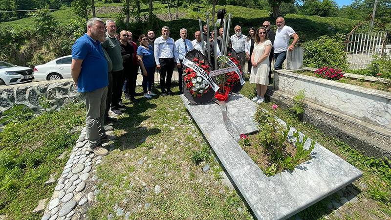 Metin Lokumcu, ölümünün 11. yılında mezarı başında anıldı - Resim : 1
