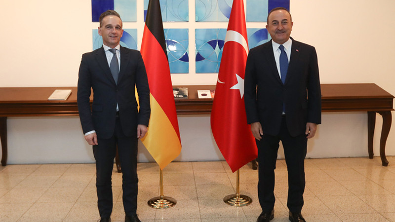 Çavuşoğlu'ndan Maas'a: Özil'in Erdoğan'la görüşmesine umarım karşı çıkmazsınız - Resim : 1