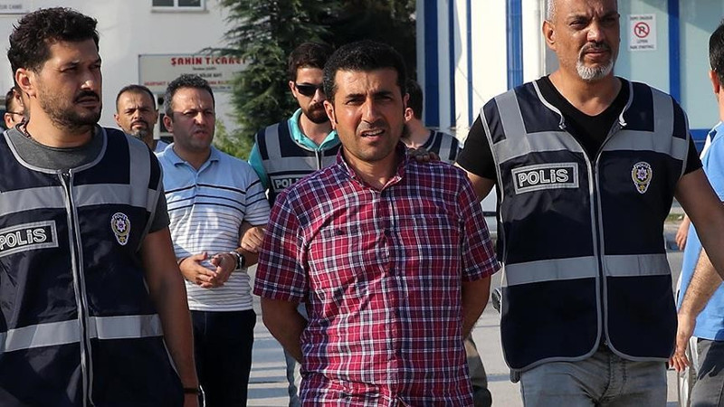 Cihaner'i makamında gözaltına aldıran Şanal'a 11 yıl ceza - Resim : 1