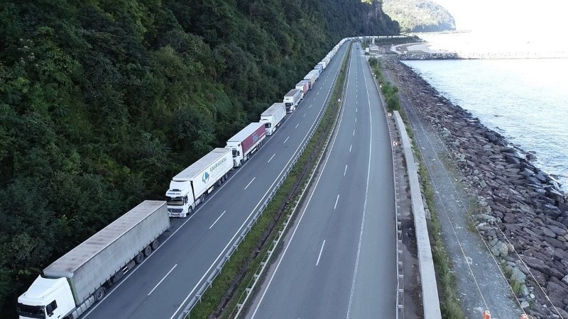 Artvin'de heyelan korkusuyla TIR'ların bekleyişi sürüyor - Resim: 6