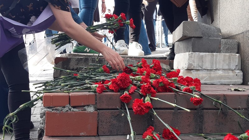 Katledilen işçi kadınlar, Kazancı Yokuşu'nda anıldı - Resim : 1