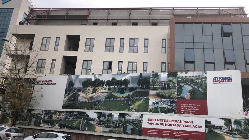 Park ve kültür merkezi dediler, altından cemaat yurdu çıktı: Yargı inşaat ruhsatına izin vermedi - Resim : 1