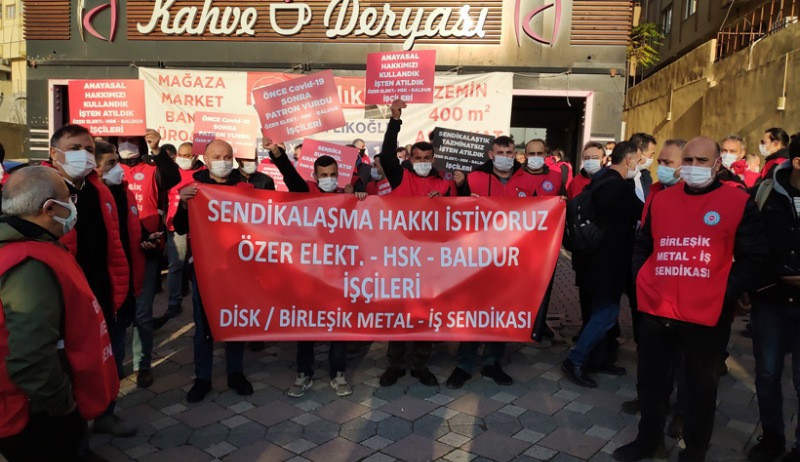 Ankara'ya yürüyen metal işçilerine polis müdahalesi: Sendika başkanları ve onlarca işçi gözaltına alındı - Resim : 4