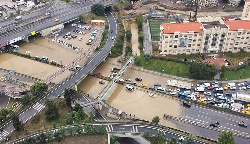 İstanbul'u sel vurdu - Resim: 1