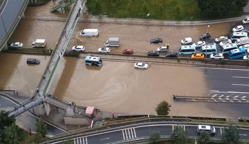 İstanbul'u sel vurdu - Resim: 7