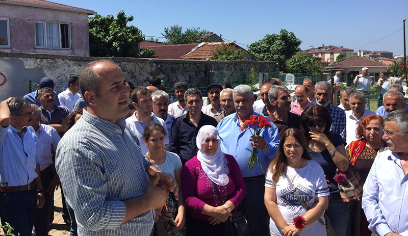 Bayram birçokları için mezarlık ziyareti - Resim: 13