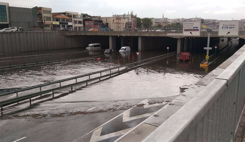 İstanbul'u sel vurdu - Resim: 2