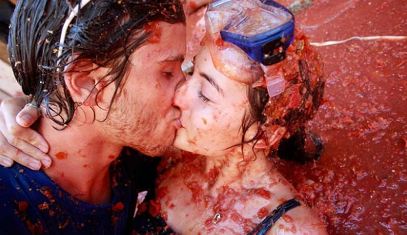 'La Tomatina'da domatesler havada uçuştu - Resim: 18