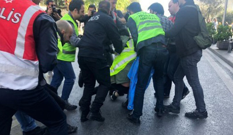 Taksim'e yürümek isteyenlere polis müdahalesi: 127 gözaltı - Resim: 1