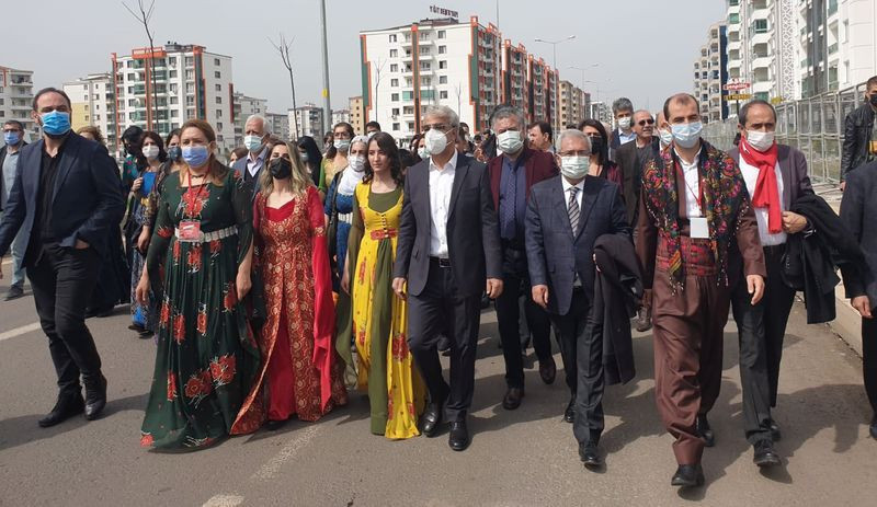 Diyarbakır Newroz'unda konuşan Sancar'dan Öcalan hatırlatması: Biz o çağrının arkasındayız - Resim : 3