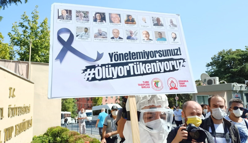 Sağlıkçılardan ‘Yönetemiyorsunuz, Tükeniyoruz’ eylemi: İnsanüstü çabamızın farkında olun - Resim : 1