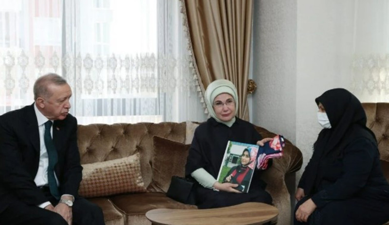 Erdoğan'dan Başak Cengiz'in ailesine ziyaret - Resim : 1