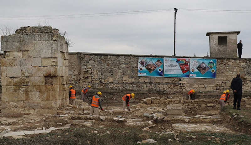 Mahkumlar kazı yaparken 'kayıp' tarihi yapıyı buldu - Resim : 1