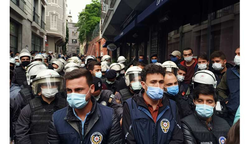 Taksim'de Gezi anmasına yasak | Gülsüm Elvan: Oğlumun korkusu yeter bunlara - Resim : 1