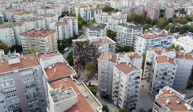 AFAD İzmir'deki son durumu açıkladı: Can kaybı 116'ya yükseldi - Resim : 1