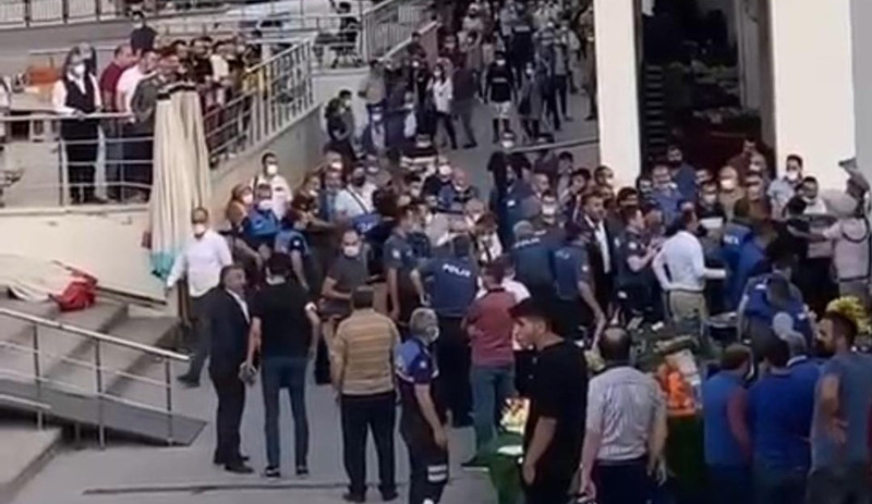 Ankara'da darp edilen pazarcıların tezgahı kapatıldı: Bundan sonra AKP'ye bir oy bile yok - Resim : 1