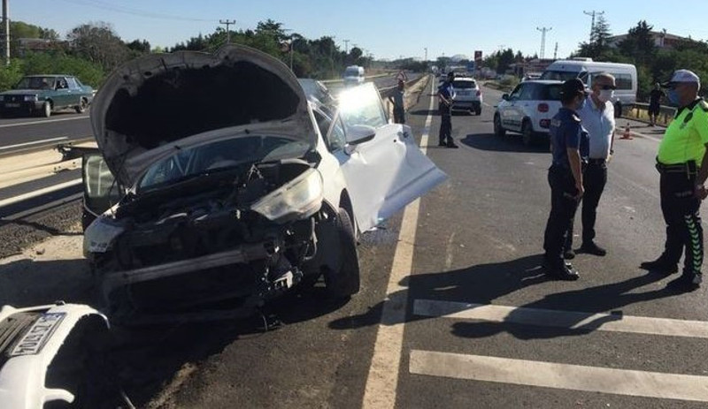 Tekirdağ'da işçi servisi kaza yaptı: 2 ölü, 4 yaralı - Resim : 1