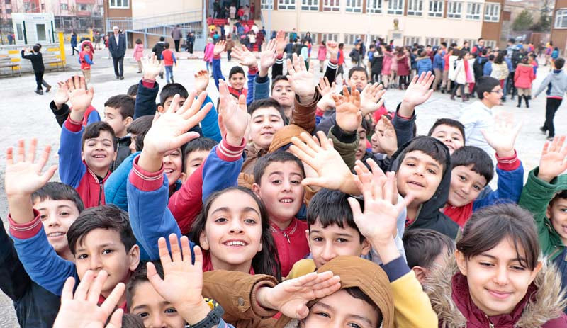 Elazığ'da deprem sonrası eğitim bugün yeniden başladı - Resim : 1