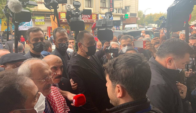 Şenyaşar ailesini ziyaret eden Kılıçdaroğlu: Bir evladın, kardeşin olarak bu davanın takipçisi olacağım - Resim : 1