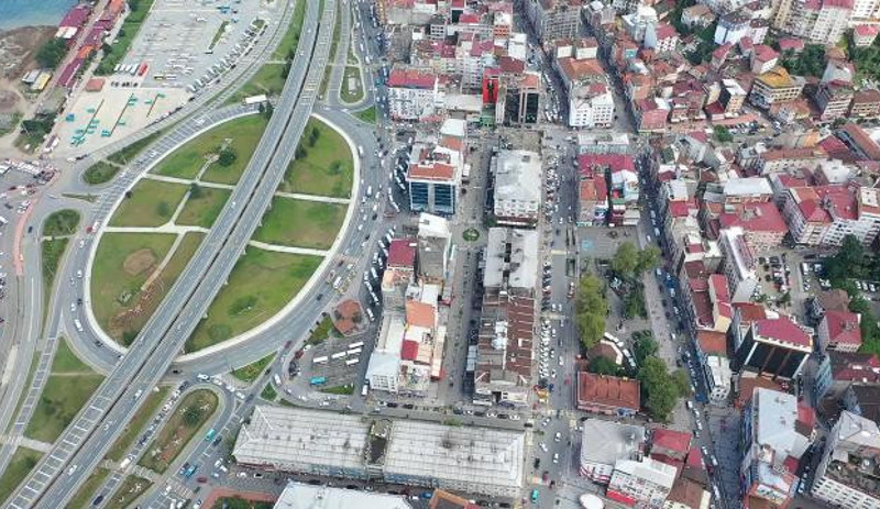 Rize Valisi: Kentteki binalar birbirine yaslanarak ayakta duruyor - Resim : 1