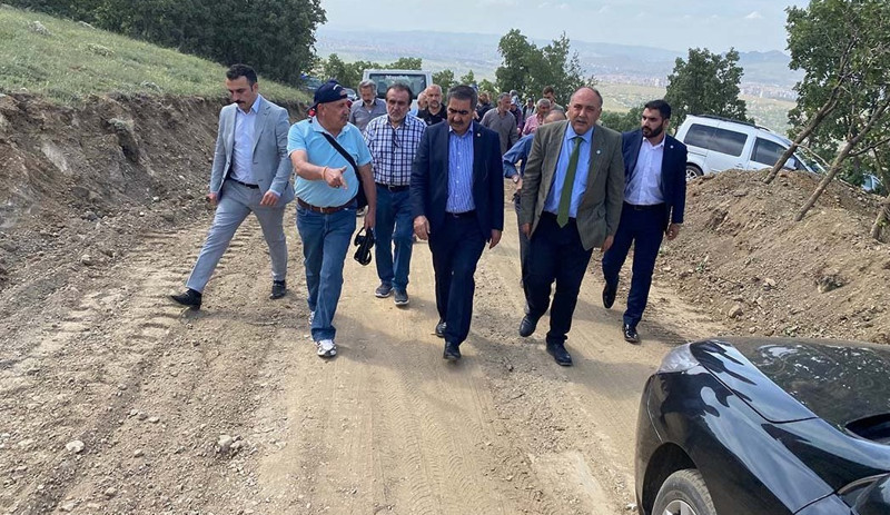 Mamak'ta ağaçlar yıkılarak kaçak yol açıldı: Belediye ne yapıyor? - Resim : 1