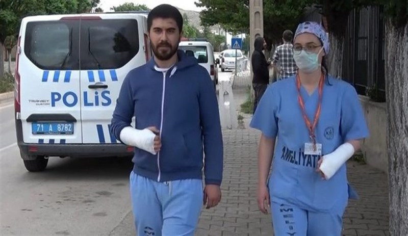 Coronayı yeni yenen ve görevinin başına dönen doktora vahşi saldırı - Resim : 1