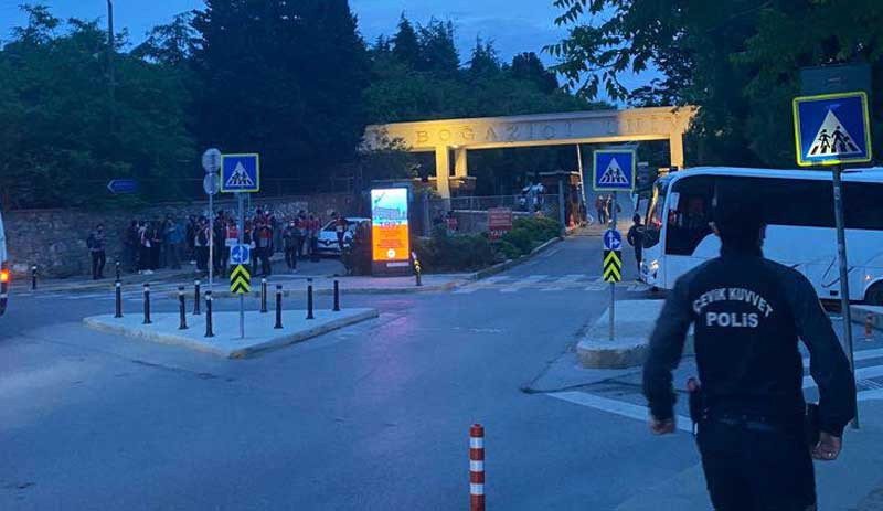 Boğaziçi Üniversitesi'nde çadır nöbeti başlatan öğrencilere polis ablukası - Resim : 1