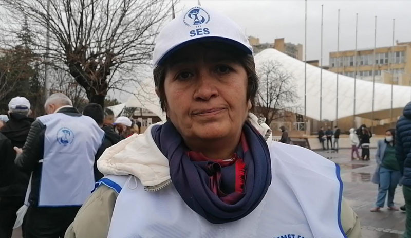 Sağlık çalışanları yağmur altında grevde: Bıçak kemikte - Resim : 3