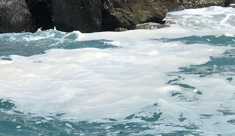 Doğu Akdeniz'de köpüklenme nedeniyle müsilaj endişesi: Vatandaşlar ihbar etti - Resim : 1