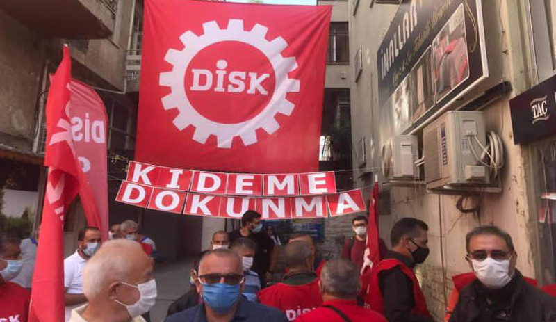DİSK'li işçiler ülke genelinde eylemdeydi: Torbaların içerisinden işçilere ne çıktığını biz biliyoruz - Resim : 2