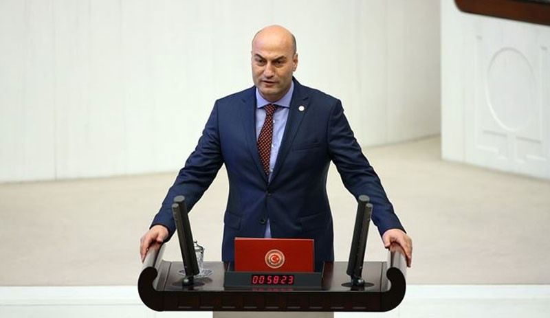 'Gençlerdeki yurtdışı hevesi, Türkiye'den kaçmak olarak görülmemeli' diyen bakana yanıt - Resim : 1