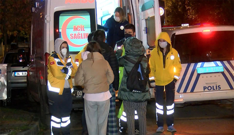 Kadıköy'de 10 katlı binada yangın - Resim : 1