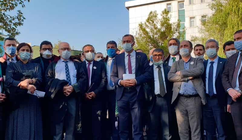 Tahir Elçi cinayetinin ilk duruşması görüldü: Avukatlar reddi hakim talebinde bulundu - Resim : 1