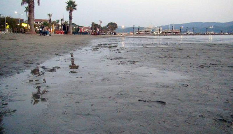 Muğla'da 'süper gelgit': Deniz suyu 50 metre çekildi - Resim : 1