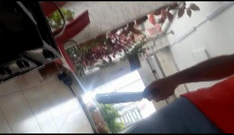 Çocuklarını görmek isteyen kadına boşandığı erkekten satırlı tehdit - Resim : 1