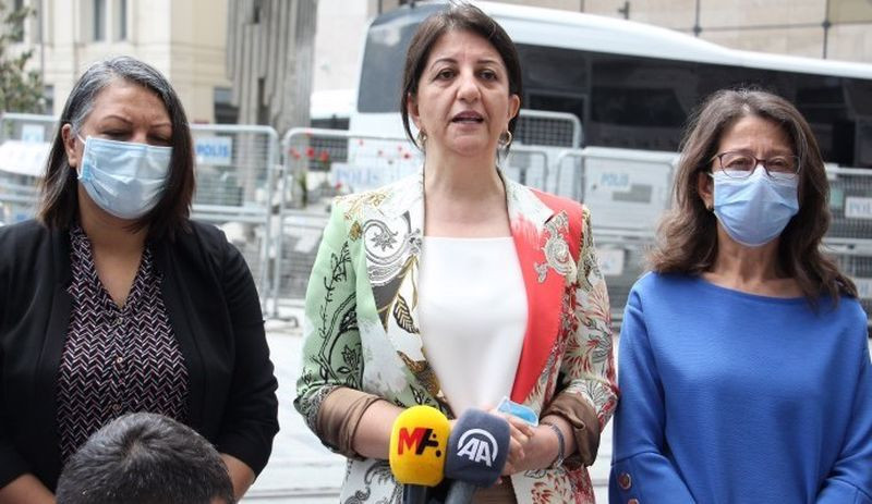 Pervin Buldan, Anneler Günü'nü Galatasaray Meydanı'nda kutladı - Resim : 2