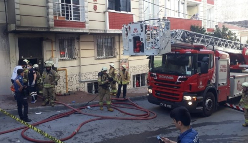 İstanbul Esenyurt'ta yangın: Bir kadın ve çocuk yaşamını yitirdi - Resim : 1