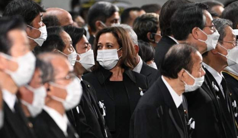 Japonya'da eski başbakan Abe'nin resmi cenaze töreni protestolar eşliğinde yapıldı - Resim : 2