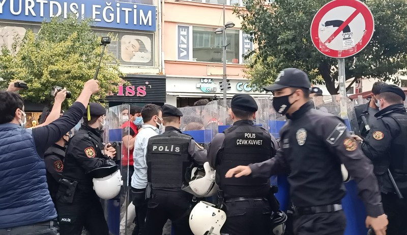 Kadıköy'de İbrahim Kaypakkaya anmasına polis müdahalesi: Çok sayıda gözaltı - Resim : 1